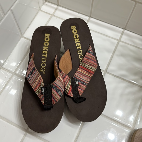 Rocket Dog Platform Flip Flops - Picture 2 of 3